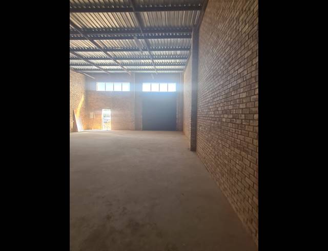 Factory property to rent in WEST TURFFONTEIN